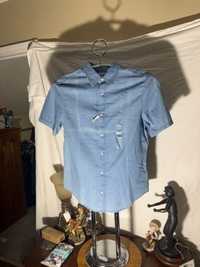 Calvin Klein Light Blue Short-Sleeve Button-Down Shirt